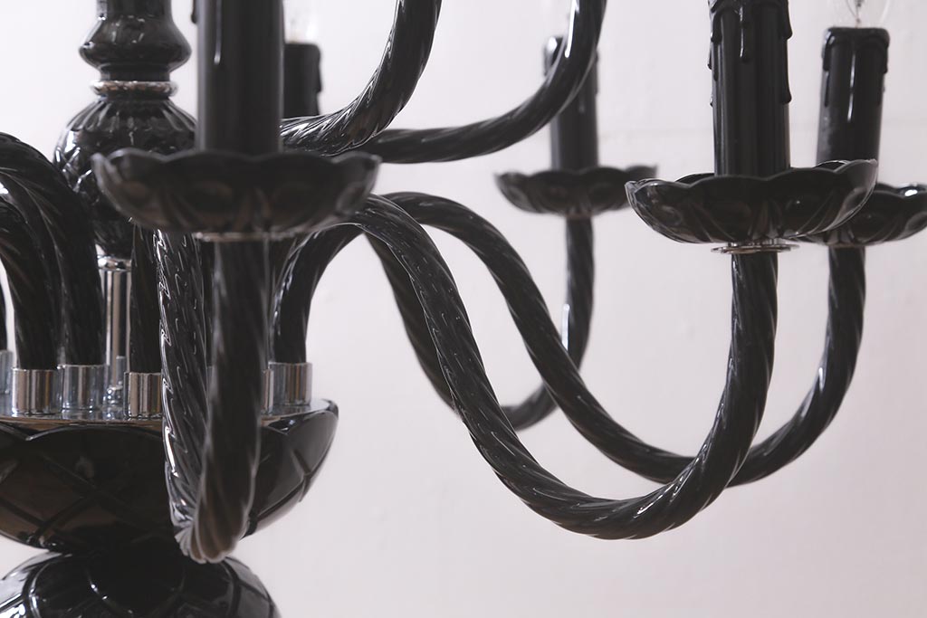 中古　14灯　大人の空間を演出する洗練された黒いシャンデリア(天井照明、吊り下げ照明)(R-042258)