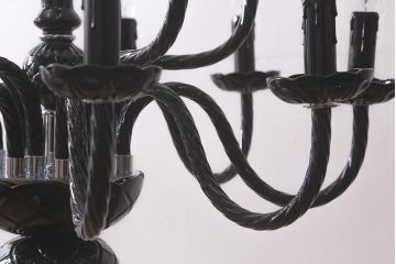 中古　14灯　大人の空間を演出する洗練された黒いシャンデリア(天井照明、吊り下げ照明)(R-042258)