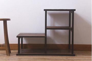 アンティーク家具　指物家具　高級杉材　浮造り仕上げの飾り棚(ディスプレイラック、収納棚、オープンラック)(R-042261)