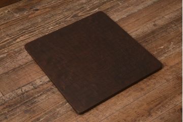 アンティーク雑貨　大正昭和初期　ケヤキ一枚板　古い木の味わいが楽しめる囲碁盤(ディスプレイ雑貨)(R-042262)