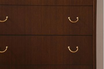 ヴィンテージ家具　北欧家具　オーク材　G-PLAN(ジープラン)　BB(Black&Brass)シリーズ　モダンなデザインのチェスト(サイドチェスト、引き出し、ビンテージ)(R-042264)