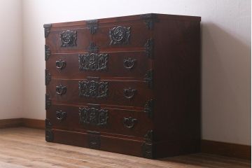 中古　伝統民芸家具　岩谷堂箪笥　漆塗装　No.26 40B 　ダイナミックな欅の杢目を堪能できるチェスト(衣装箪笥、整理箪笥、引き出し)(定価約44万)(R-042265)