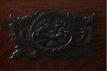 中古　伝統民芸家具　岩谷堂箪笥　漆塗装　No.26 40B 　ダイナミックな欅の杢目を堪能できるチェスト(衣装箪笥、整理箪笥、引き出し)(定価約44万)(R-042265)