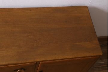 ヴィンテージ家具　イギリスビンテージ　ERCOL(アーコール)　ウィンザーサイドボード(キャビネット、収納棚、リビングボード)(R-042276)