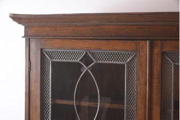 アンティーク家具　イギリスアンティーク　オーク材　凝ったステンドガラスが目を引くカップボード(キャビネット、飾り棚、収納棚、食器棚)(R-042279)