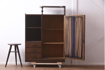 レトロ家具　変わり型　ディスプレイも楽しめる戸棚(収納棚、本箱、キャビネット)(R-042281)