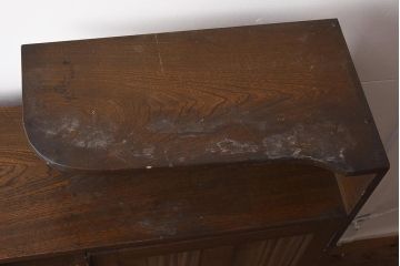 レトロ家具　変わり型　ディスプレイも楽しめる戸棚(収納棚、本箱、キャビネット)(R-042281)