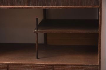 【簡易リペア限定品】アンティーク建具　指物家具　工芸家具　総桐材　桑材の取っ手が施された上手物の茶棚(戸棚)(R-042283)