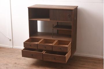 アンティーク家具　指物家具　工芸家具　総桐材　桑材の取っ手が施された上手物の茶棚(戸棚)(R-042283)