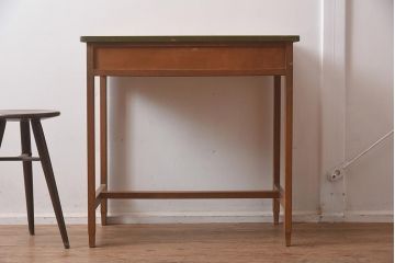 レトロ家具　ナラ材　昭和中期につくられたシンプルな平机(木製デスク)(R-042284)