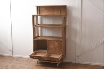 レトロ家具　引き出し付き　ナラ材　見せる収納を楽しめる収納棚(戸棚、シェルフ、キャビネット)(R-042285)