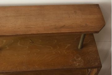 レトロ家具　引き出し付き　ナラ材　見せる収納を楽しめる収納棚(戸棚、シェルフ、キャビネット)(R-042285)