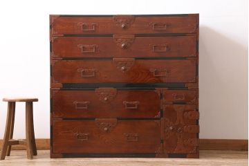 アンティーク家具　和製アンティーク　明治大正期　五丁引き　前面ケヤキ・中桐材　漆塗りが美しい秋田箪笥(重ね箪笥、衣装箪笥、引き出し)(R-042290)