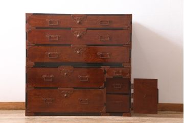 アンティーク家具　和製アンティーク　明治大正期　五丁引き　前面ケヤキ・中桐材　漆塗りが美しい秋田箪笥(重ね箪笥、衣装箪笥、引き出し)(R-042290)