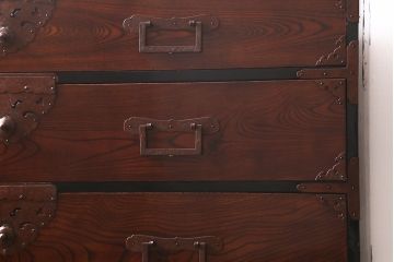 アンティーク家具　和製アンティーク　明治大正期　五丁引き　前面ケヤキ・中桐材　漆塗りが美しい秋田箪笥(重ね箪笥、衣装箪笥、引き出し)(R-042290)