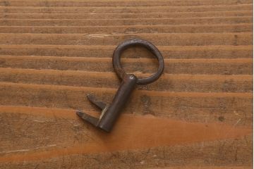 アンティーク家具　和製アンティーク　明治大正期　五丁引き　前面ケヤキ・中桐材　漆塗りが美しい秋田箪笥(重ね箪笥、衣装箪笥、引き出し)(R-042290)