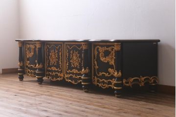 中古　輸入家具　イギリス　高級品　豪華な意匠が目を引くテレビボード(テレビ台、サイドボード、ローボード)(R-042291)