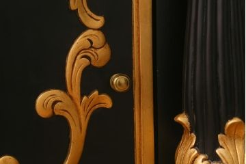 中古　輸入家具　イギリス　高級品　豪華な意匠が目を引くテレビボード(テレビ台、サイドボード、ローボード)(R-042291)