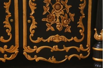 中古　輸入家具　イギリス　高級品　豪華な意匠が目を引くテレビボード(テレビ台、サイドボード、ローボード)(R-042291)