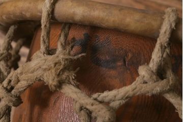 戦前　古い欅刳り貫き締め太鼓(ケヤキ太鼓、和太鼓、和楽器)(R-042297)