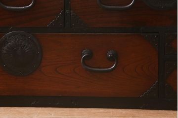 アンティーク家具　明治大正期　前面ケヤキ材　漆塗り　上品な和の雰囲気漂う相馬箪笥ローボード(ローチェスト、引き出し、衣装箪笥)(R-042298)