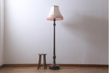 アンティーク照明　イギリスアンティーク　マホガニー材　上品な佇まいが魅力的なフロアスタンド(照明)(R-042303)