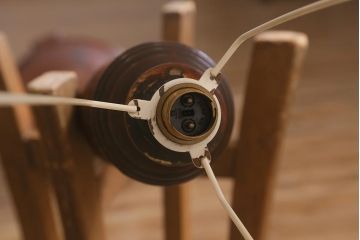 アンティーク照明　イギリスアンティーク　マホガニー材　上品な佇まいが魅力的なフロアスタンド(照明)(R-042303)