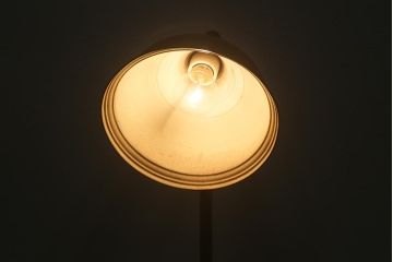 ヴィンテージ照明　イギリスビンテージ　アイアン　インダストリアルな雰囲気がお洒落なフロアスタンド(照明)(R-042304)