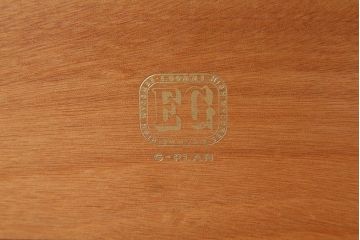 ヴィンテージ家具　北欧　G-PLAN(ジープラン)　サニーオーク&チャイニーズホワイト　個性的でおしゃれな7段チェスト(サイドチェスト、引き出し、ビンテージ)(R-042306)