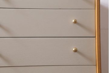 ヴィンテージ家具　北欧　G-PLAN(ジープラン)　サニーオーク&チャイニーズホワイト　個性的でおしゃれな7段チェスト(サイドチェスト、引き出し、ビンテージ)(R-042306)