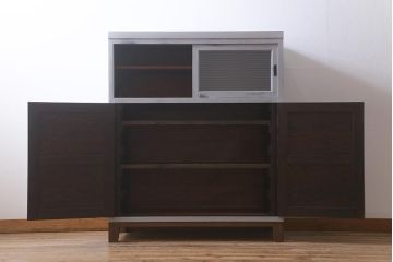 中古　当店リメイク家具　松本民芸家具　ペイント　モールガラス入り　衣装盆と収納棚の2WAY使いができる脚付キャビネット(和タンス、戸棚、収納棚、着物箪笥)(R-042307)