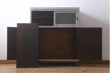 中古　当店リメイク家具　松本民芸家具　ペイント　モールガラス入り　衣装盆と収納棚の2WAY使いができる脚付キャビネット(和タンス、戸棚、収納棚、着物箪笥)(R-042307)