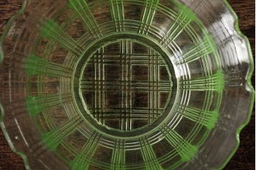 アンティーク雑貨　昭和初期　レトロ　ウランガラス　プレスガラス小鉢3枚セット(小皿)(R-042308)