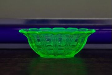 アンティーク雑貨　昭和初期　レトロ　ウランガラス　プレスガラス小鉢3枚セット(小皿)(R-042308)