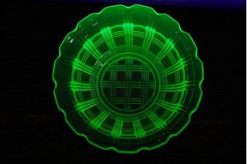 アンティーク雑貨　昭和初期　レトロ　ウランガラス　プレスガラス小鉢3枚セット(小皿)(R-042308)