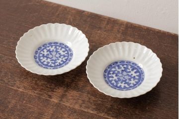 江戸期　古伊万里　白磁染付輪花小皿2枚セット(小鉢、和食器)(R-042311)