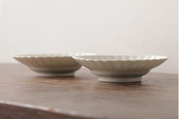 江戸期　古伊万里　白磁染付輪花小皿2枚セット(小鉢、和食器)(R-042311)