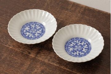 江戸期　古伊万里　白磁染付輪花小皿2枚セット(小鉢、和食器)(R-042313)