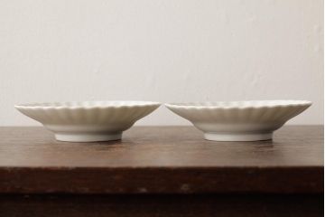 江戸期　古伊万里　白磁染付輪花小皿2枚セット(小鉢、和食器)(R-042313)