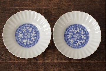 江戸期　古伊万里　白磁染付輪花小皿2枚セット(小鉢、和食器)(R-042313)