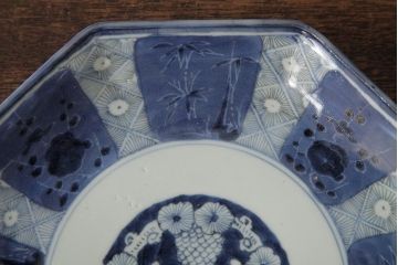 アンティーク雑貨　江戸期　古伊万里　松竹梅文　染付八角皿2枚(中皿)(R-042321)