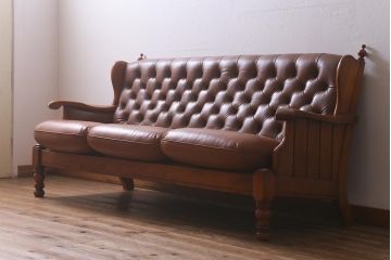 中古　横浜クラシック家具　ダニエル(daniel)　Leona　A-522　重厚さと高級感が魅力的なレオナソファ(3人掛けソファ)(定価約120万円)(R-042324)