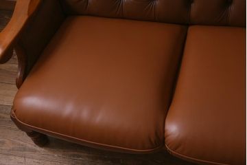 中古　横浜クラシック家具　ダニエル(daniel)　Leona　A-522　重厚さと高級感が魅力的なレオナソファ(3人掛けソファ)(定価約120万円)(R-042324)