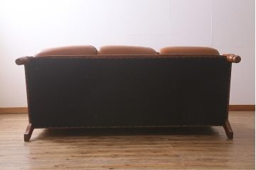 中古　横浜クラシック家具　ダニエル(daniel)　Leona　A-522　重厚さと高級感が魅力的なレオナソファ(3人掛けソファ)(定価約120万円)(R-042324)