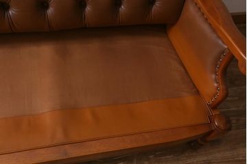 中古　横浜クラシック家具　ダニエル(daniel)　Leona　A-522　重厚さと高級感が魅力的なレオナソファ(3人掛けソファ)(定価約120万円)(R-042324)