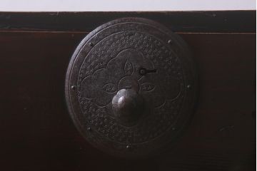 アンティーク家具　明治大正期　前面栗材　漆塗り　重厚な雰囲気が格好いい最上箪笥(衣装箪笥、時代箪笥、チェスト)(R-042330)