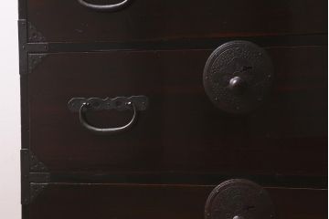 アンティーク家具　明治大正期　前面栗材　漆塗り　重厚な雰囲気が格好いい最上箪笥(衣装箪笥、時代箪笥、チェスト)(R-042330)