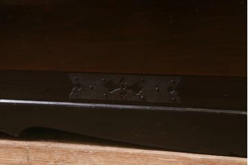 アンティーク家具　明治大正期　前面栗材　漆塗り　重厚な雰囲気が格好いい最上箪笥(衣装箪笥、時代箪笥、チェスト)(R-042330)