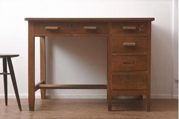 レトロ家具　昭和中期　ナラ材　ナチュラルスタイルにも合う片袖机(ワークデスク、在宅ワーク、在宅用、勉強机)(R-042331)