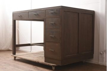 レトロ家具　昭和中期　栗材　ノスタルジックな雰囲気が魅力の片袖机(ワークデスク、在宅ワーク、在宅用、勉強机)(R-042332)